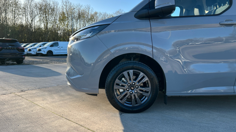 Ford Transit Custom E-320 L1 Rwd 100kW 65kWh H1 Van Limited Auto